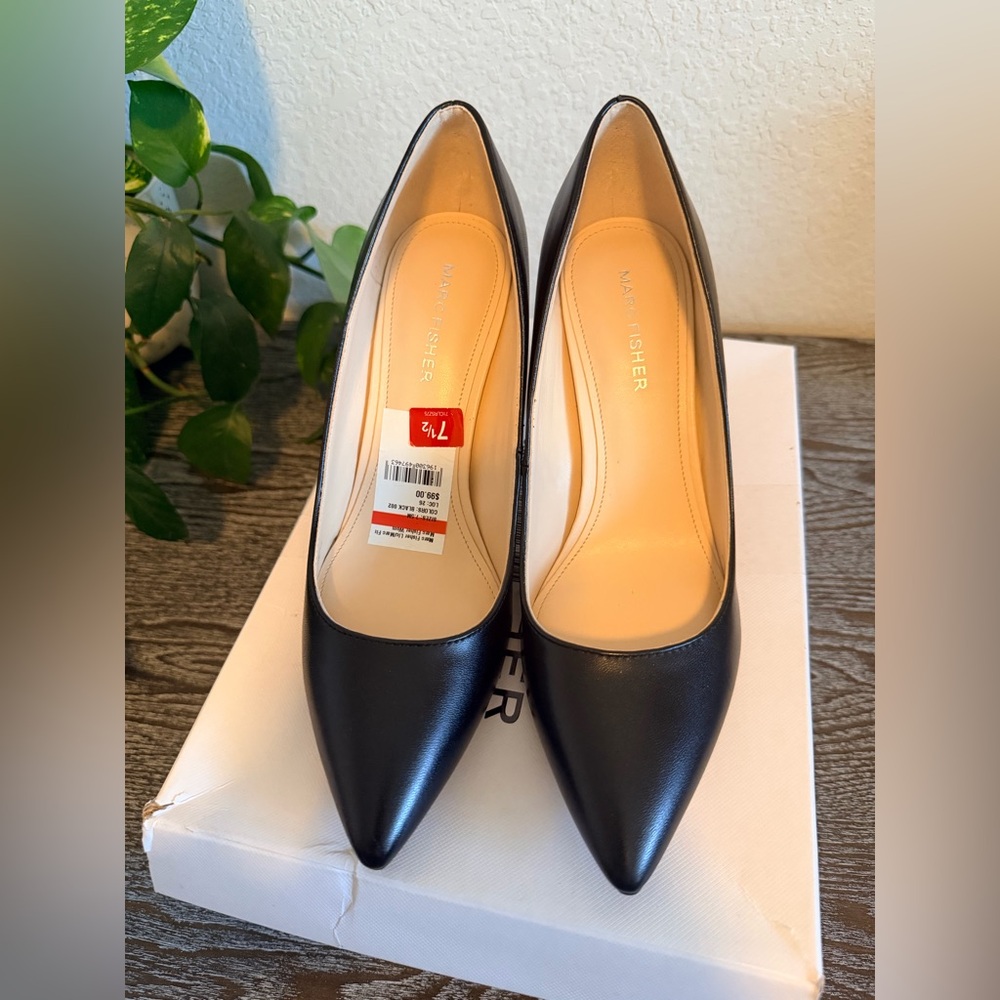 Marc Fisher Black Pointed-Toe Leather Pumps